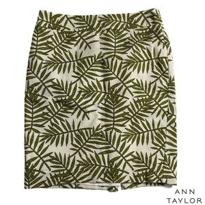 ANN TAYLOR Petite Green Palm Leaf Basket Weave Skirt - Size 00